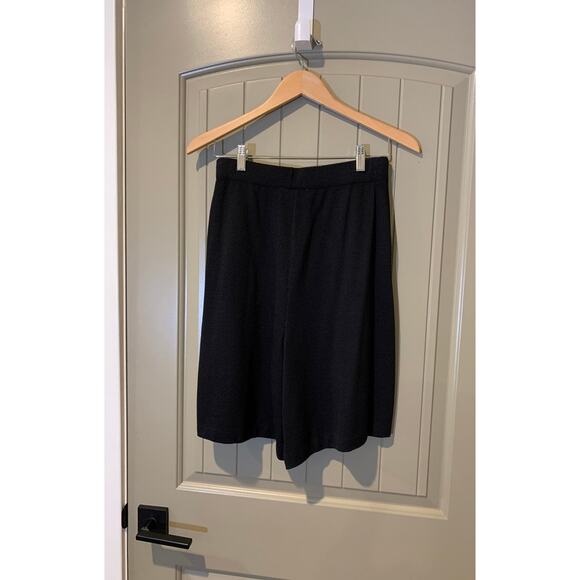 St. John Bermuda Culottes Shorts - Picture 6 of 7